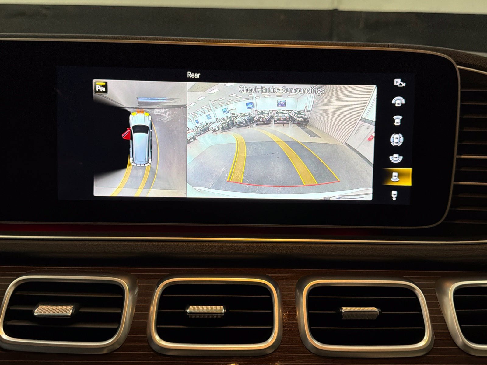Used 2021 Mercedes-Benz GLS 450 4MATIC image 36