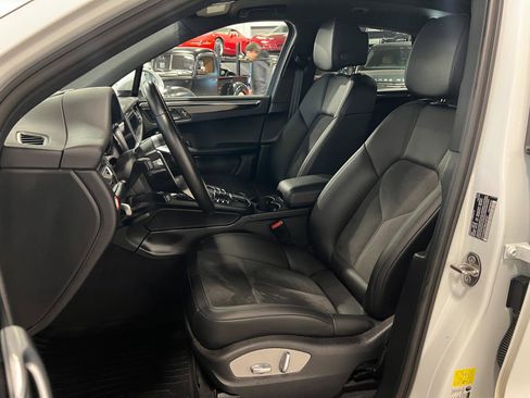 Used 2021 Porsche Macan image 9