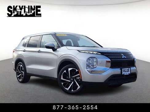 Used 2022 Mitsubishi Outlander ES image 1