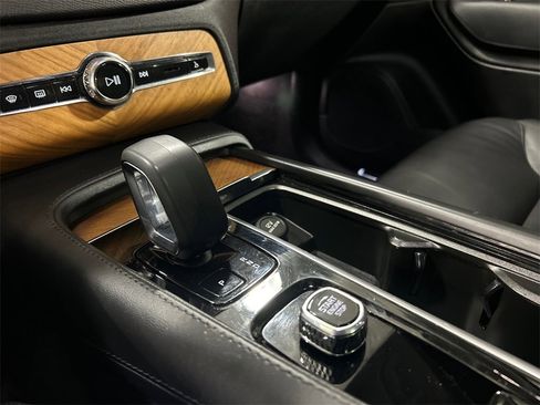 Certified 2024 Volvo XC90 B5 Plus w/ Protection Package image 19