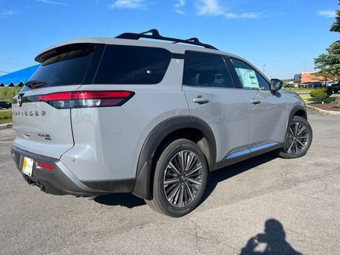New 2026 Nissan Pathfinder Platinum w/ Cargo Package AWD/4WD image 5