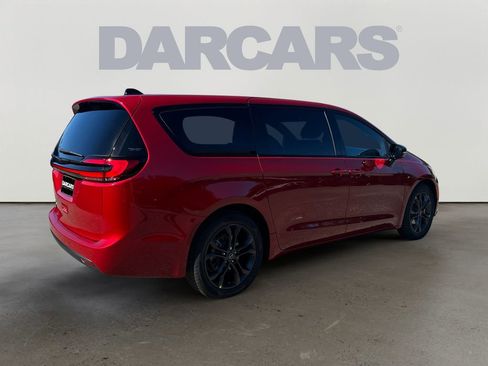 New 2026 Chrysler Pacifica Select image 7