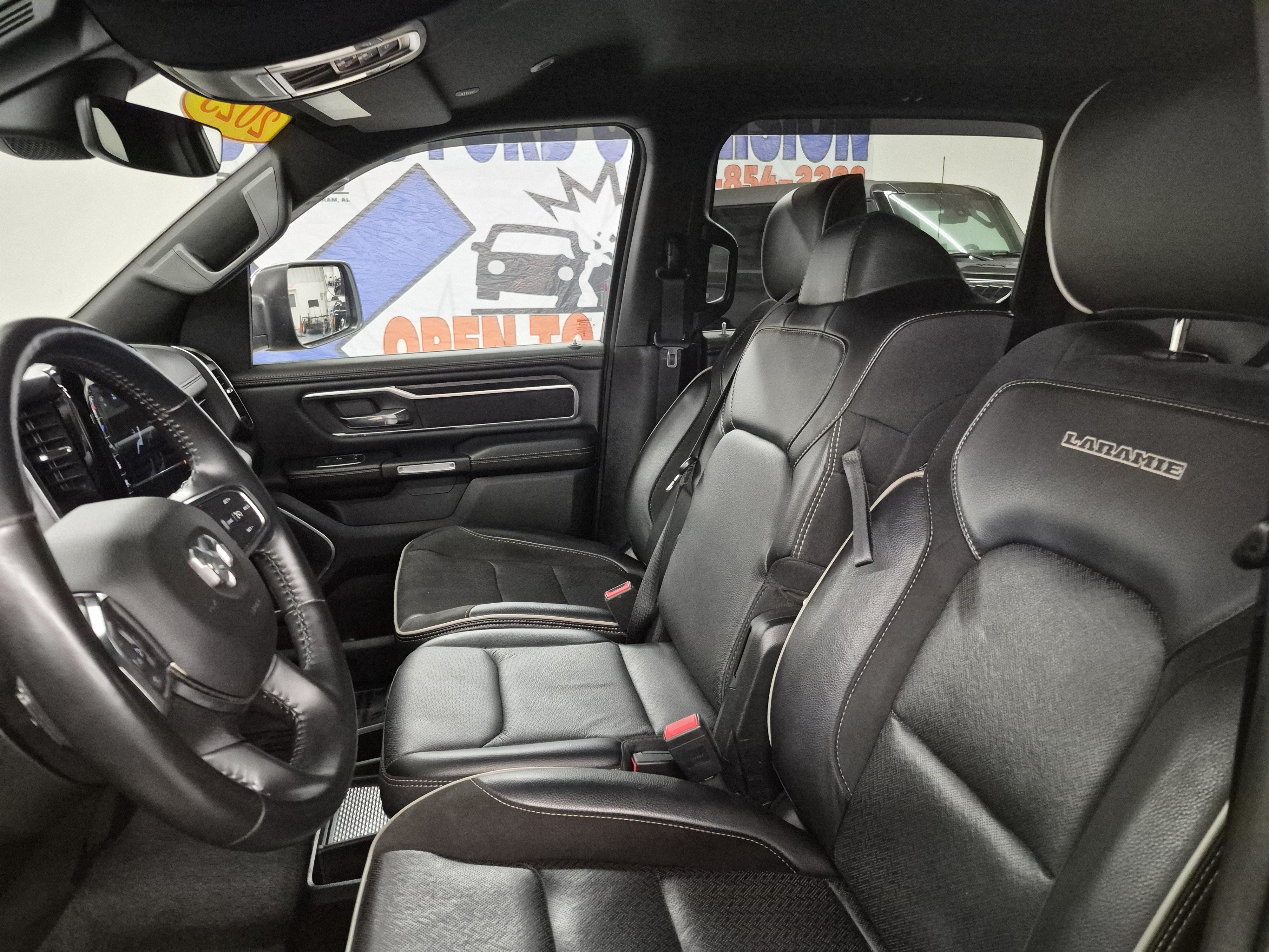 Used 2023 RAM 1500 Laramie AWD/4WD image 11