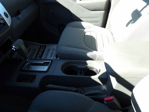 Used 2018 Nissan Frontier S image 25