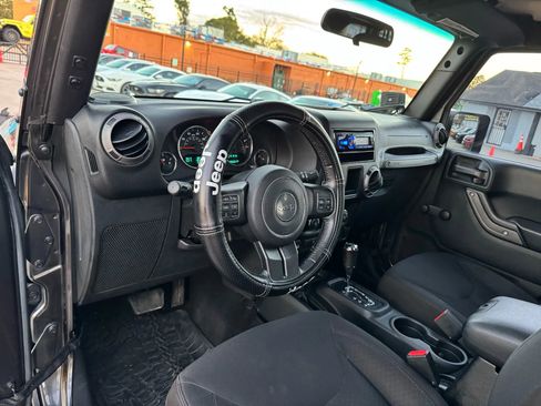 Used 2017 Jeep Wrangler Unlimited Sport w/ Connectivity Group image 24