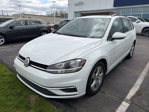 Used 2018 Volkswagen Golf SE image 1