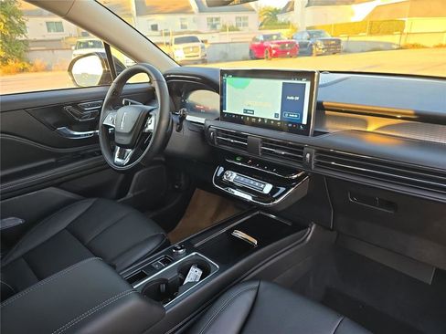 New 2026 Lincoln Corsair Premiere image 26