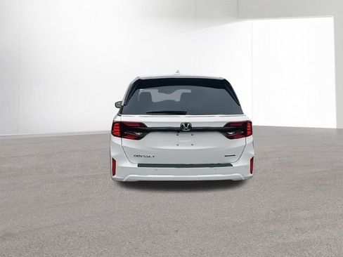 New 2026 Honda Odyssey Touring image 8