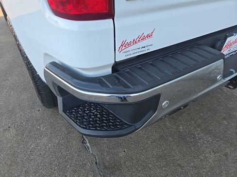 Used 2021 Chevrolet Silverado 1500 LT w/ Z71 Off-Road Package image 18