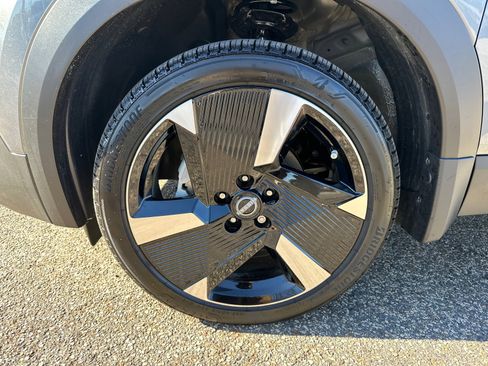 Used 2025 Nissan Kicks SR image 11