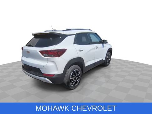Used 2024 Chevrolet TrailBlazer LT w/ Convenience Package AWD/4WD image 8