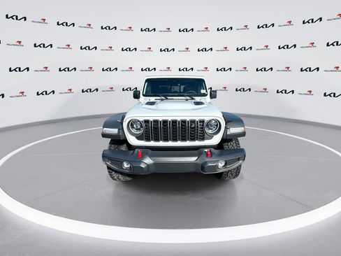 Used 2025 Jeep Gladiator Rubicon w/ Safety Group AWD/4WD image 3