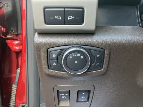 Used 2018 Ford F150 King Ranch w/ Equipment Group 601A Luxury AWD/4WD image 20