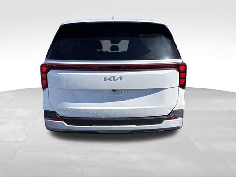 Used 2025 Kia Carnival FWD image 8