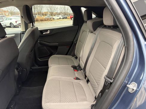 Used 2020 Ford Escape SE image 19