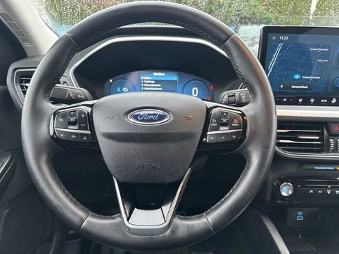 Used 2023 Ford Escape Platinum w/ Premium Technology Package image 19