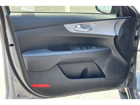 Used 2023 Kia Forte LXS FWD image 11