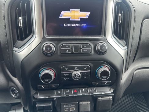 Used 2020 Chevrolet Silverado 1500 LT Trail Boss image 17