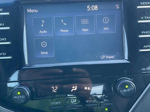 Used 2018 Toyota Camry SE w/ Convenience Package FWD image 25
