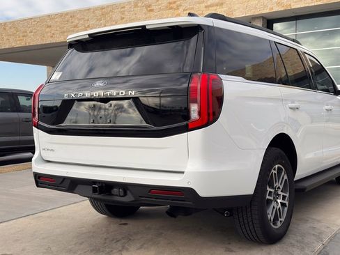 New 2025 Ford Expedition Active RWD image 71