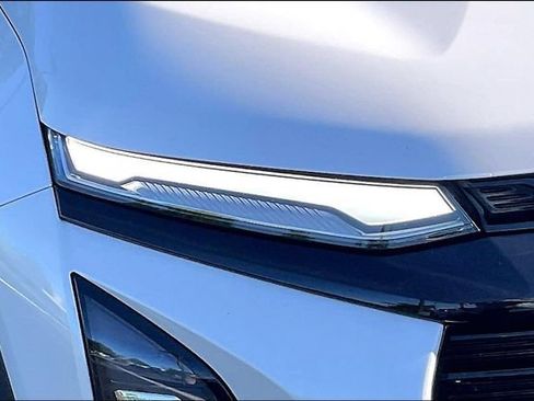 Used 2025 Chevrolet Equinox RS w/ Safety and Technology Package AWD/4WD image 29