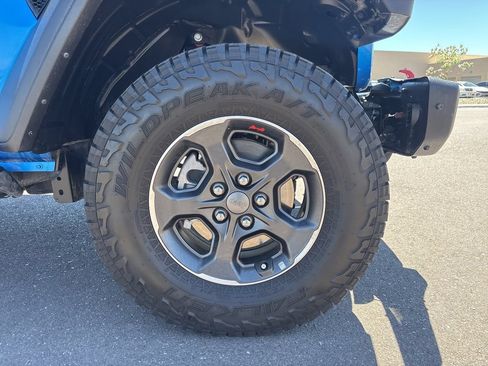 Used 2023 Jeep Gladiator Rubicon w/ LED Lighting Group AWD/4WD image 31
