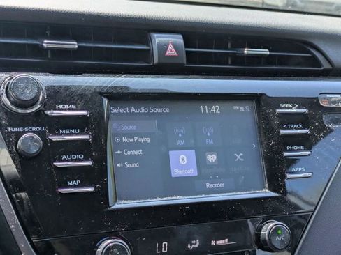 Used 2019 Toyota Camry SE w/ Carpet Mat Package FWD image 21
