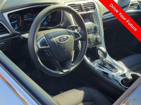 Used 2015 Ford Fusion SE FWD image 5