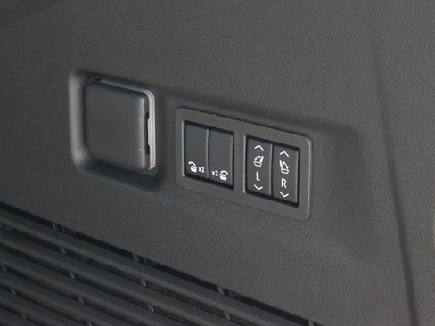 New 2026 Chevrolet Suburban LT w/ Comfort Package image 13