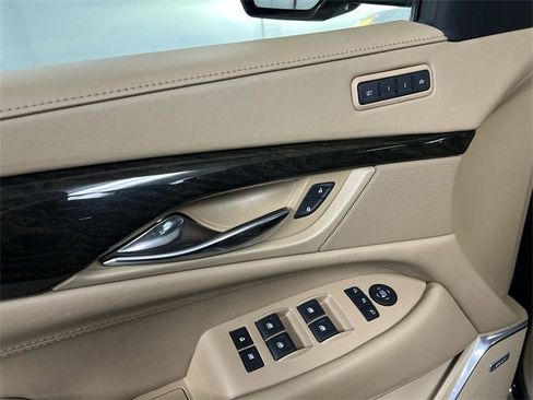 Used 2020 Cadillac Escalade Platinum image 24