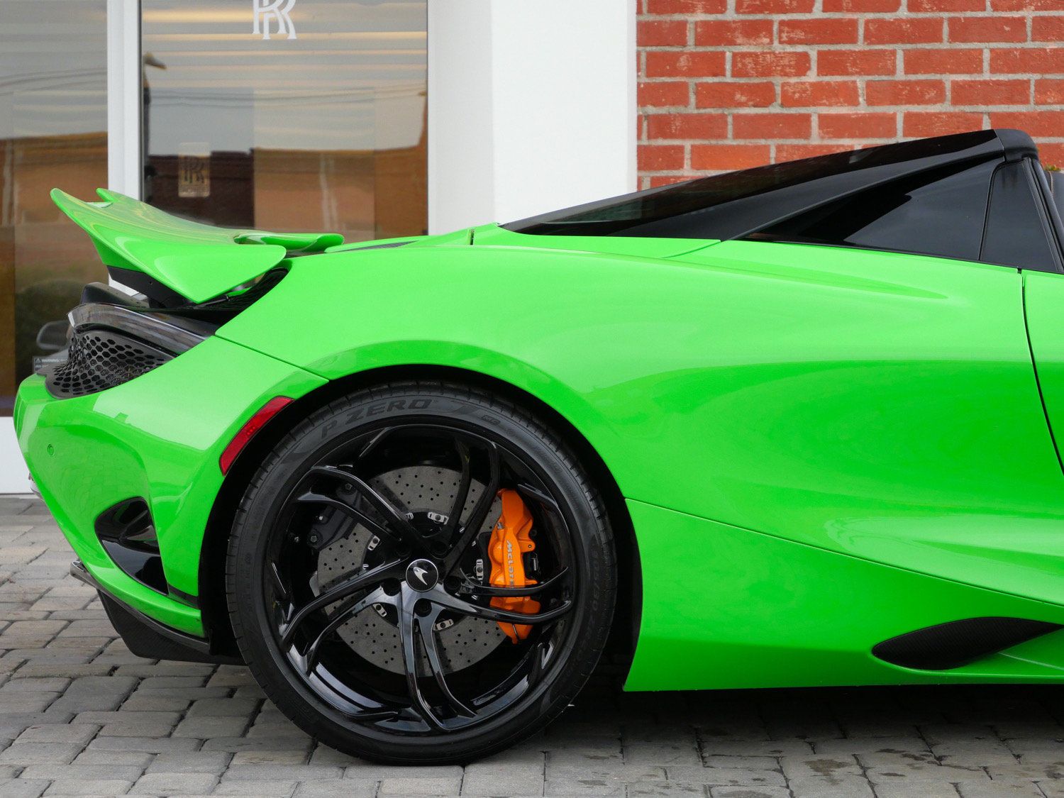 Used 2024 McLaren 750S Spider RWD image 22