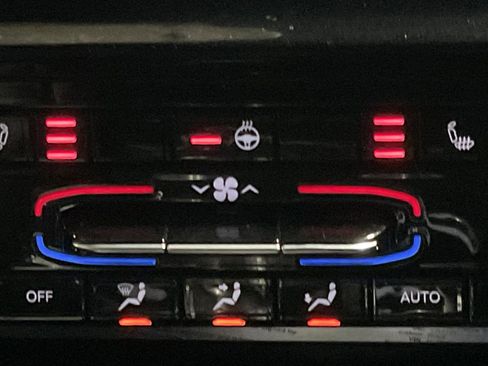 Used 2024 Jeep Grand Cherokee Limited image 15