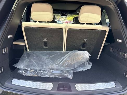 New 2026 Cadillac Vistiq Luxury image 9