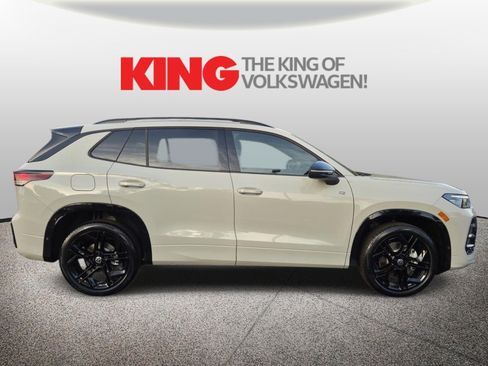 New 2026 Volkswagen Tiguan SE R-Line AWD/4WD image 2