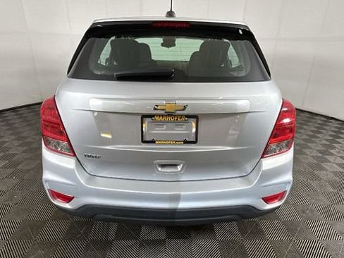 Used 2017 Chevrolet Trax LS FWD image 3