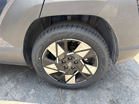 Used 2024 Hyundai Kona SEL FWD image 6