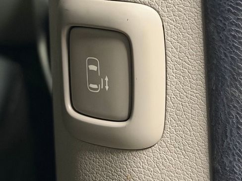 Used 2017 Kia Sedona LX w/ LX Essentials Premium Package image 21