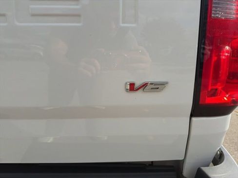 Used 2021 Chevrolet Colorado LT w/ LT Convenience Package image 18