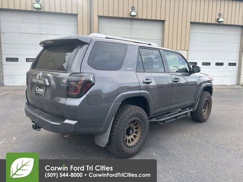 Used 2018 Toyota 4Runner SR5 image 13