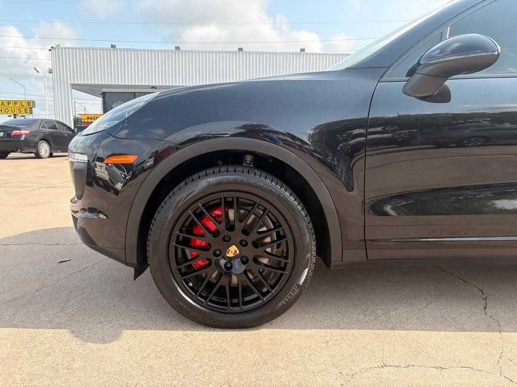 Used 2016 Porsche Cayenne S AWD/4WD image 4