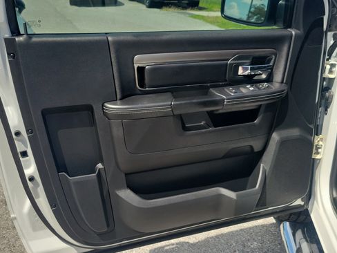 Used 2013 RAM 1500 R/T w/ Convenience Group RWD image 10