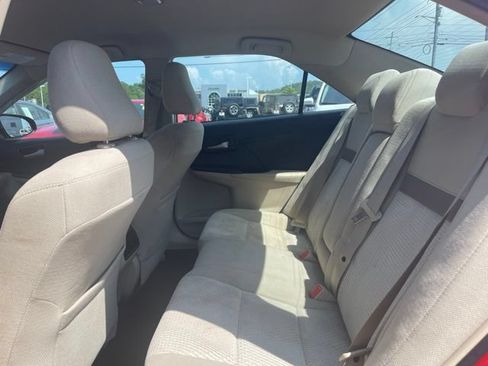 Used 2014 Toyota Camry LE w/ Protection Package FWD image 11