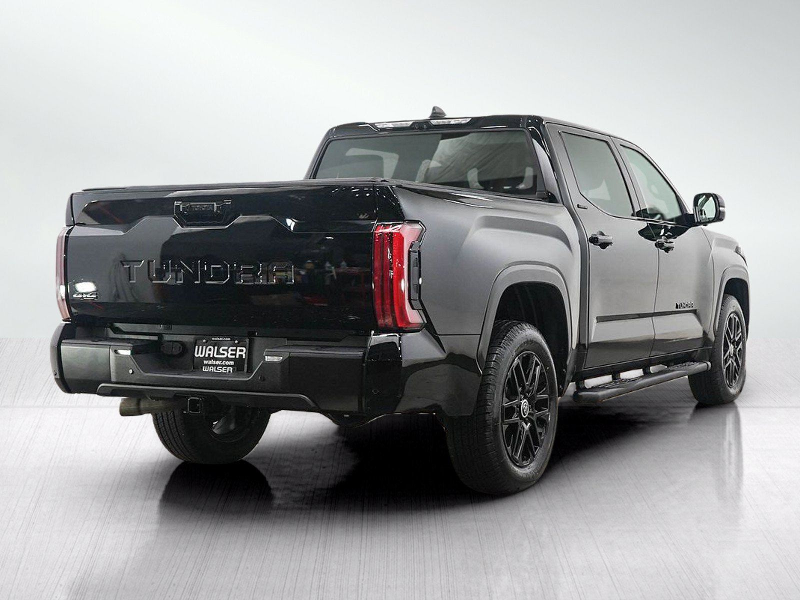 Used 2024 Toyota Tundra Limited AWD/4WD image 5