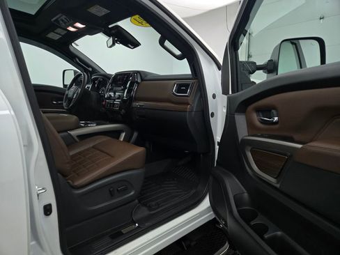 Used 2024 Nissan Titan Platinum Reserve w/ Moonroof Package image 35
