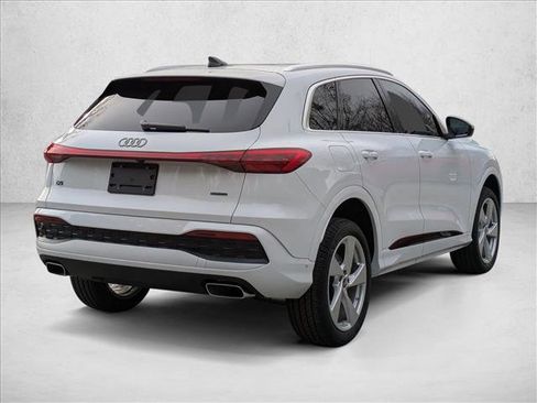 New 2025 Audi Q5 Premium Plus image 2