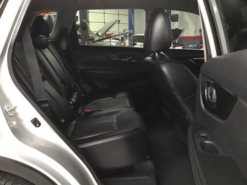 Used 2019 Nissan Rogue SL FWD image 24