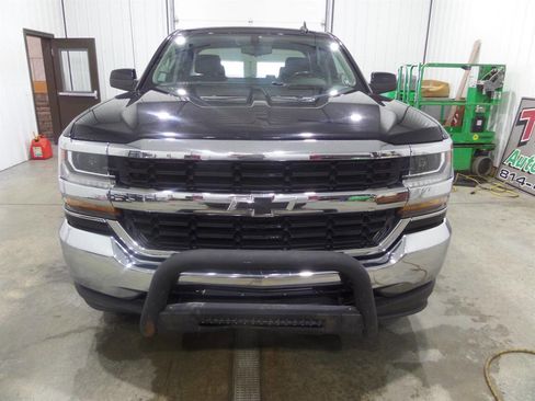 Used 2019 Chevrolet Silverado 1500 LT image 2