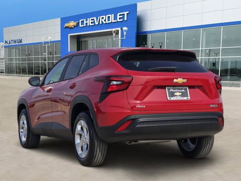 New 2026 Chevrolet Trax LS w/ LS Convenience Package image 4