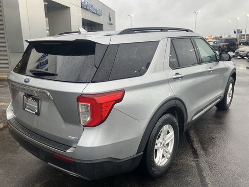 Used 2020 Ford Explorer XLT w/ Equipment Group 202A AWD/4WD image 7
