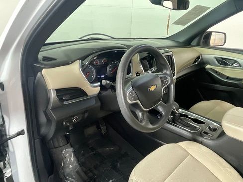 Used 2022 Chevrolet Traverse LS image 14